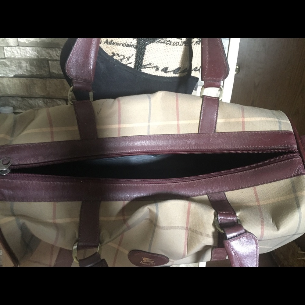 Burberry - Picture 3 of 8